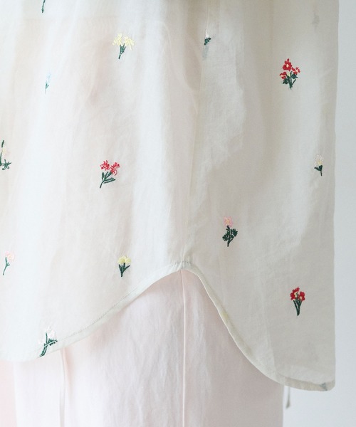 yuni(ユニ )の「Cotton/Nylon sheer floral刺繍moe sleeves シャツ(シャツ/ブラウス・レディース・パープル/ベージュ/グレー・FREE)」の16枚目の写真