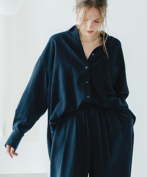 Maison INNESS(メゾンアイネス)の「【ZOZO限定】ニュアンスエアリードビーセットアップ(接触冷感・UVカット)(セットアップ・レディース・ネイビー・LL/L/M/S/3L)」の7枚目の写真