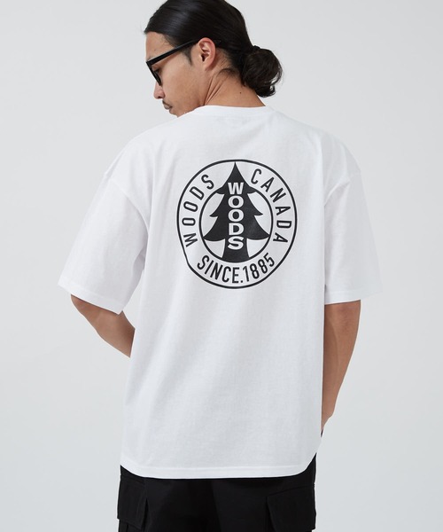 Woods（ウッズ）の「【WOODS】別注 プリント 半袖Tシャツ（Tシャツ/カットソー・メンズ・ライトグレー系1/ホワイト系/ブラック/ライトグレー/ホワイト/ブラック系1/カーキ系/ブラック系/ホワイト系1・X-LARGE/LARGE/MEDIUM/SMALL）」の3枚目の写真