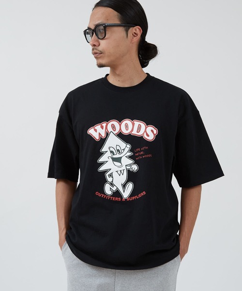 Woods（ウッズ）の「【WOODS】別注 プリント 半袖Tシャツ（Tシャツ/カットソー・メンズ・ライトグレー系1/ホワイト系/ブラック/ライトグレー/ホワイト/ブラック系1/カーキ系/ブラック系/ホワイト系1・X-LARGE/LARGE/MEDIUM/SMALL）」の7枚目の写真