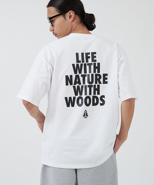 Woods（ウッズ）の「【WOODS】別注 プリント 半袖Tシャツ（Tシャツ/カットソー・メンズ・ライトグレー系1/ホワイト系/ブラック/ライトグレー/ホワイト/ブラック系1/カーキ系/ブラック系/ホワイト系1・X-LARGE/LARGE/MEDIUM/SMALL）」の2枚目の写真