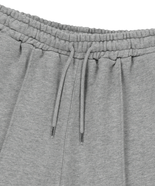 BROWNBREATH(ブラウンブレス)の「TAG TUCK SWEAT SHORTS - MELANGE GREY(その他パンツ・レディース・その他・SMALL/MEDIUM/LARGE/X-LARGE)」の3枚目の写真