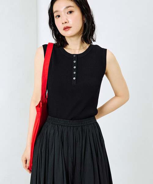FREAK'S STORE（フリークスストア）の「限定展開　クールタッチ ヘンリーネック ノースリーブ ニット トップス（ニット/セーター・レディース・ベージュ/ブラック/レッド/ナチュラル/グレー/ブルー・ﾌﾘ-）」の20枚目の写真