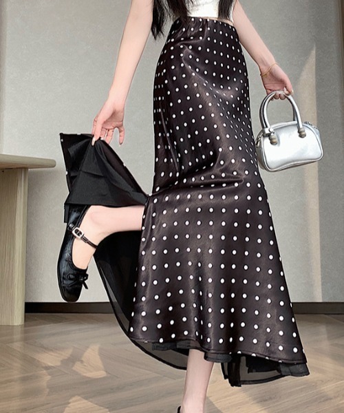 Diosfront（ディオスフロント）の「レイヤード風サテンドット柄マーメイドスカート（スカート・レディース・ブラック/ベージュ・S/M/L）」の4枚目の写真