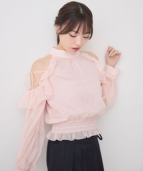 ems excite(エムズエキサイト)の「アメスリフリルBL(シャツ/ブラウス・レディース・チャコールグレー/ブラック/ナチュラル/ピンク・FREE)」の4枚目の写真