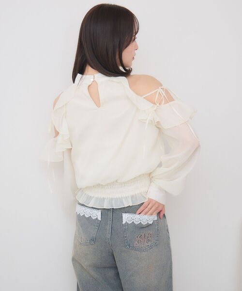 ems excite(エムズエキサイト)の「アメスリフリルBL(シャツ/ブラウス・レディース・チャコールグレー/ブラック/ナチュラル/ピンク・FREE)」の13枚目の写真