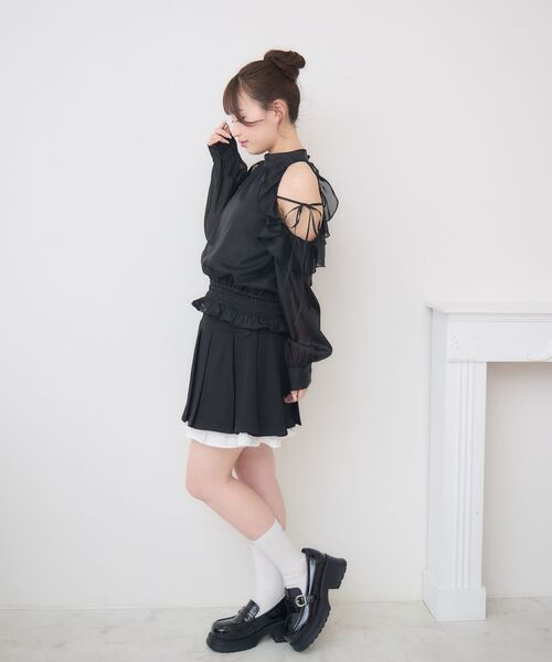 ems excite(エムズエキサイト)の「アメスリフリルBL(シャツ/ブラウス・レディース・チャコールグレー/ブラック/ナチュラル/ピンク・FREE)」の17枚目の写真