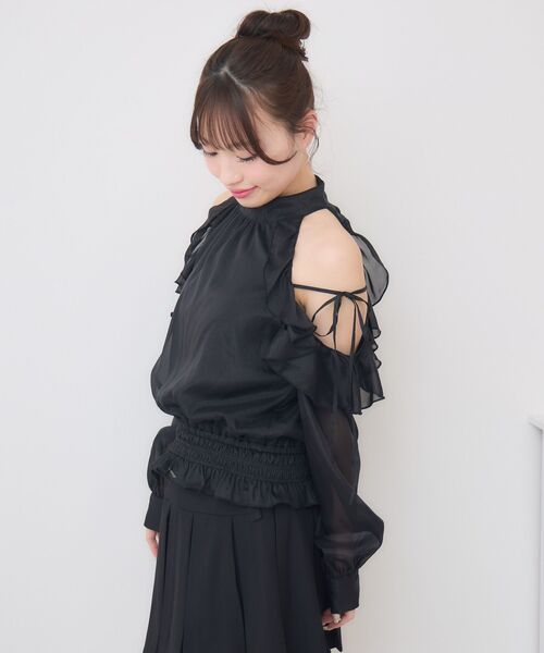 ems excite(エムズエキサイト)の「アメスリフリルBL(シャツ/ブラウス・レディース・チャコールグレー/ブラック/ナチュラル/ピンク・FREE)」の21枚目の写真