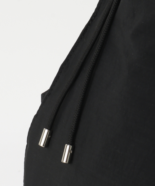 LE TALON（ルタロン）の「LE VELNIS/ルベルニ  パラコードワンハンドルトート（トートバッグ・レディース・ブラック/ベージュ・FREE）」の11枚目の写真