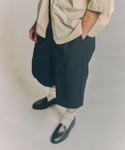 BLOHM(ブローム)の「BLOHM / ブローム WISM別注 BL-07LZ / STORE SLIP(スリッポン・メンズ・ブラック・28cm/27.5cm/27cm/26.5cm/26cm/25.5cm/28.5cm)」の2枚目の写真