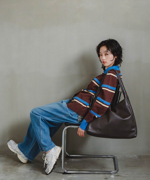 INOIE（イノイエ）の「[INOIE］マルチボーダー・ポロ襟ニットカーディガン（ニット/セーター・レディース・ブラウン・LARGE/MEDIUM）」の7枚目の写真