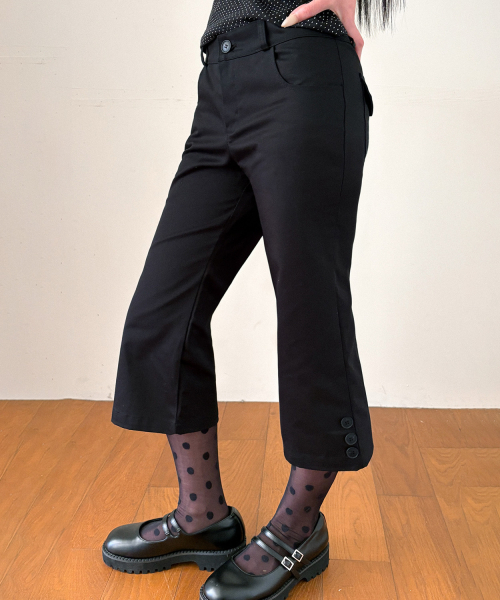 ITZAVIBE(イッザバイブ)の「SNAP POINT CAPRI PANTS - BLACK(その他パンツ・レディース・その他・MEDIUM/LARGE)」の2枚目の写真