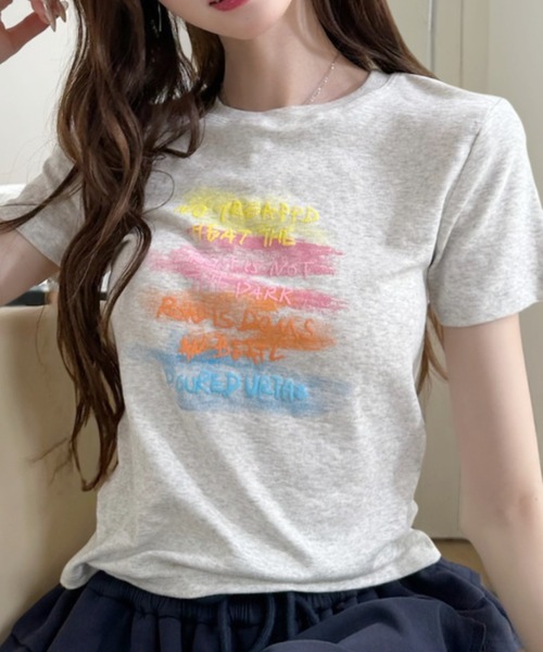 Ada.(エイダ)の「マルチカラー ペイント ロゴ グラフィック Tシャツ(Tシャツ/カットソー・レディース・ホワイト/ネイビー/グレー/ライトブルー・FREE)」の11枚目の写真