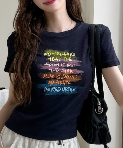 Ada.(エイダ)の「マルチカラー ペイント ロゴ グラフィック Tシャツ(Tシャツ/カットソー・レディース・ホワイト/ネイビー/グレー/ライトブルー・FREE)」の18枚目の写真