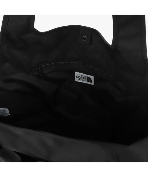 THE NORTH FACE(ザノースフェイス)の「国内未発売 THE NORTH FACE(ザ ノース フェイス) / トートバッグ / ショルダーバッグ / WL TRIG BAG / トリッグバッグ(トートバッグ・レディース・クリーム/ブラック・FREE)」の6枚目の写真
