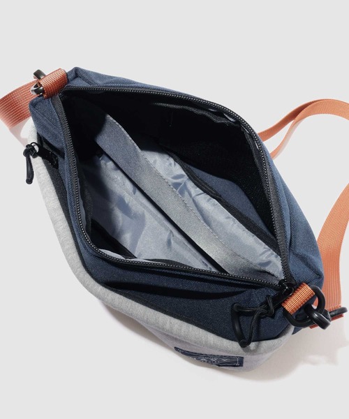 NAVY(ネイビー)の「【NAVY / ネイビー】スウェット切り替え 2WAY ショルダーバッグ(ショルダーバッグ・メンズ・グレー/チャコールグレー/ブラック・FREE)」の8枚目の写真