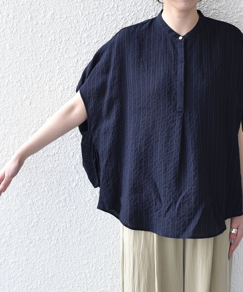 SHIPS Colors(シップス カラーズ)の「SHIPS Colors:〈手洗い可能〉ナイロンレーヨン ストライプ シャツ◇(シャツ/ブラウス・レディース・ナチュラル/ブラウン/ブラック・ONE SIZE)」の15枚目の写真