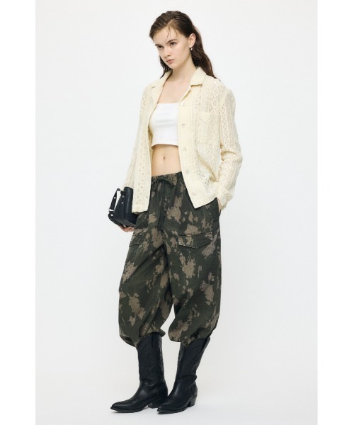 MOUSSY(マウジー)の「OPEN COLLAR LACE シャツ(シャツ/ブラウス・レディース・アイボリー/ネイビー・FREE)」の4枚目の写真