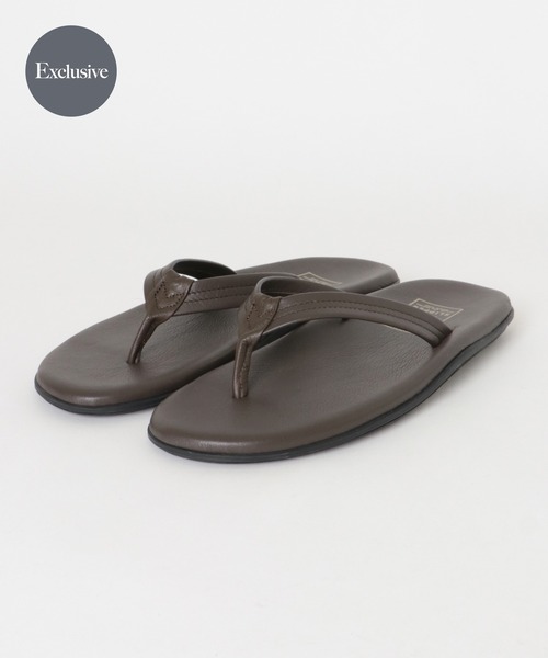 ISLAND SLIPPER(アイランドスリッパ)の「『別注』ISLAND SLIPPER×URBAN RESEARCH ナローストラップサンダル(サンダル・メンズ・ブラック/ブラウン・8/9/10/11)」の1枚目の写真