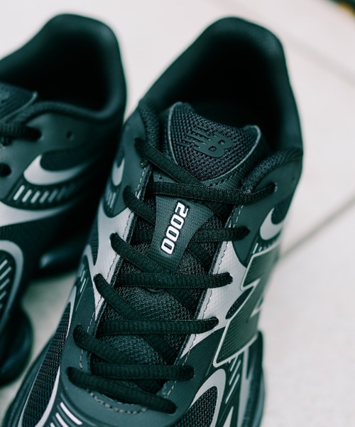 NEW BALANCE(ニューバランス)の「2000 U20008LL(スニーカー・メンズ・ブラック・29.0cm/30.0cm/23.0cm/23.5cm/24.0cm/24.5cm/25.0cm/25.5cm/26.0cm/26.5cm/27.0cm/27.5cm/28.0cm/28.5cm)」の4枚目の写真