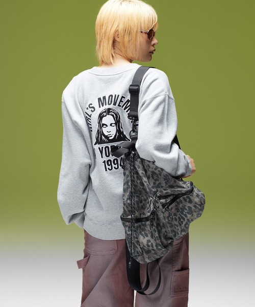 X-girl（エックスガール）の「ARCH LOGO AND FACE PATCH SWEATSHIRT（スウェット・レディース・ネイビー/アッシュ/ブラック・L/M/S）」の14枚目の写真