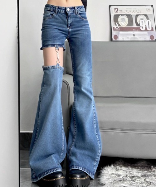 ViViDAY(ビビデー)の「カットアウト デニムパンツ(デニムパンツ・レディース・ブルー・M/S/L)」の7枚目の写真