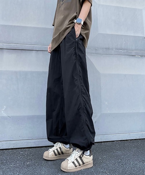 WESTBOY(ウエストボーイ)の「Y2K サイドジップ ナイロンワイドパンツ WO26S14PT12(その他パンツ・メンズ・パープル/ブラック/グレー・M/L/XL)」の1枚目の写真