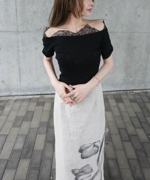 LAULEN(ローレン)の「scallop lace off shoulder rib knit / スカラップレース オフショルダーリブニット(ニット/セーター・レディース・イエロー/ピンク/ブラック・FREE)」の2枚目の写真