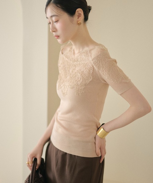 LAULEN(ローレン)の「scallop lace off shoulder rib knit / スカラップレース オフショルダーリブニット(ニット/セーター・レディース・イエロー/ピンク/ブラック・FREE)」の4枚目の写真
