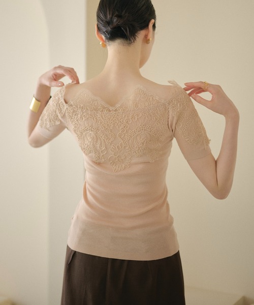 LAULEN(ローレン)の「scallop lace off shoulder rib knit / スカラップレース オフショルダーリブニット(ニット/セーター・レディース・イエロー/ピンク/ブラック・FREE)」の6枚目の写真