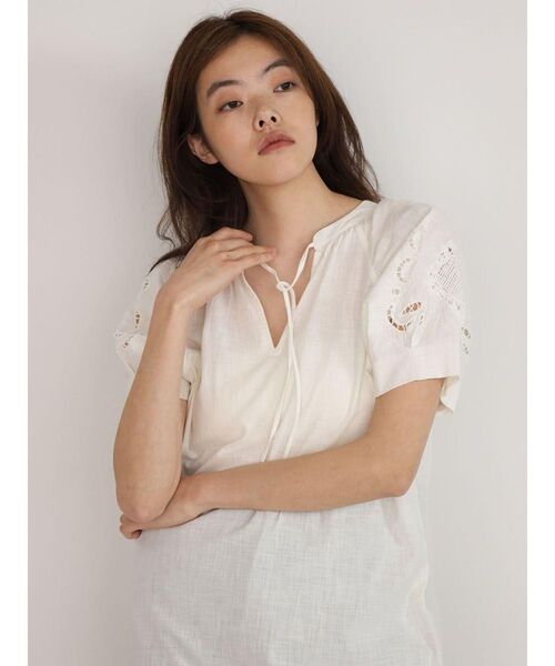 FIKA.（フィーカ）の「Cutwork lace sleeve  onepiece（ワンピース・レディース・オフホワイト/ブラック・MEDIUM）」の20枚目の写真