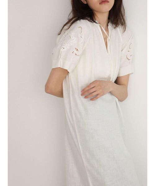 FIKA.（フィーカ）の「Cutwork lace sleeve  onepiece（ワンピース・レディース・オフホワイト/ブラック・MEDIUM）」の21枚目の写真