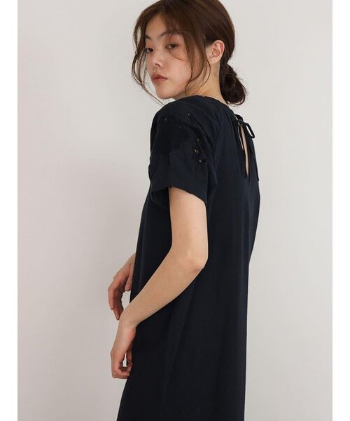 FIKA.（フィーカ）の「Cutwork lace sleeve  onepiece（ワンピース・レディース・オフホワイト/ブラック・MEDIUM）」の12枚目の写真