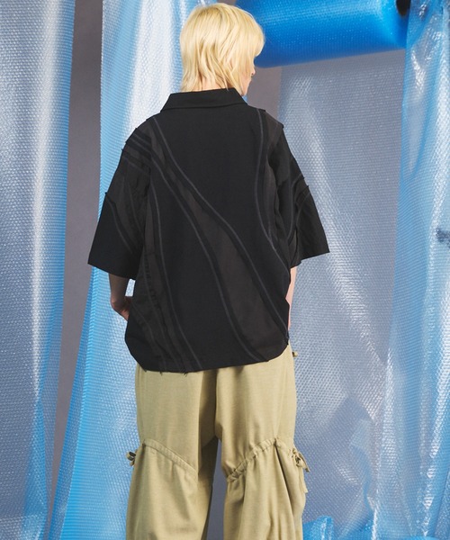 MAISON SPECIAL（メゾンスペシャル）の「《UNISEX》Different Material Curve Switching Prime-Over Short-sleeved Polo Shirt/異素材カーブ切り替えプライムオーバーショートスリーブポロシャツ【MAISON SPECIAL/メゾンスペシャル】（ポロシャツ・メンズ・グレイッシュベージュ/ブラック/ブルー・2/1/0）」の9枚目の写真