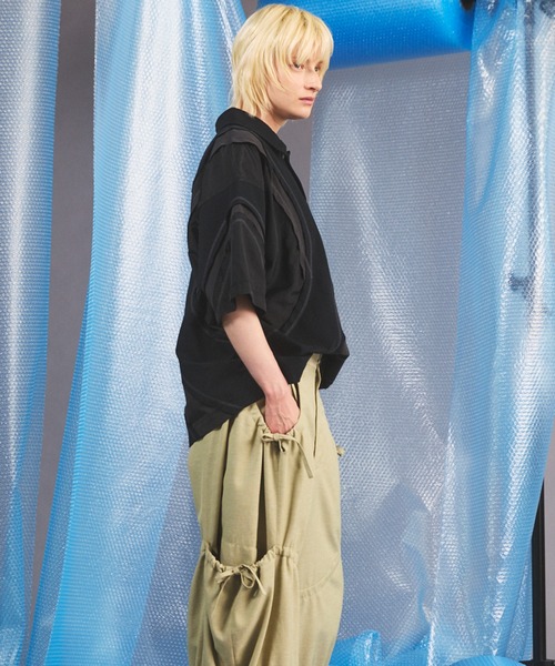 MAISON SPECIAL（メゾンスペシャル）の「《UNISEX》Different Material Curve Switching Prime-Over Short-sleeved Polo Shirt/異素材カーブ切り替えプライムオーバーショートスリーブポロシャツ【MAISON SPECIAL/メゾンスペシャル】（ポロシャツ・メンズ・グレイッシュベージュ/ブラック/ブルー・2/1/0）」の8枚目の写真