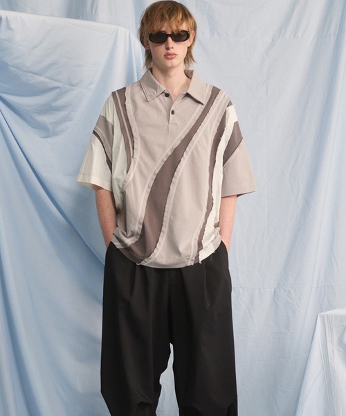 MAISON SPECIAL（メゾンスペシャル）の「《UNISEX》Different Material Curve Switching Prime-Over Short-sleeved Polo Shirt/異素材カーブ切り替えプライムオーバーショートスリーブポロシャツ【MAISON SPECIAL/メゾンスペシャル】（ポロシャツ・メンズ・グレイッシュベージュ/ブラック/ブルー・2/1/0）」の10枚目の写真