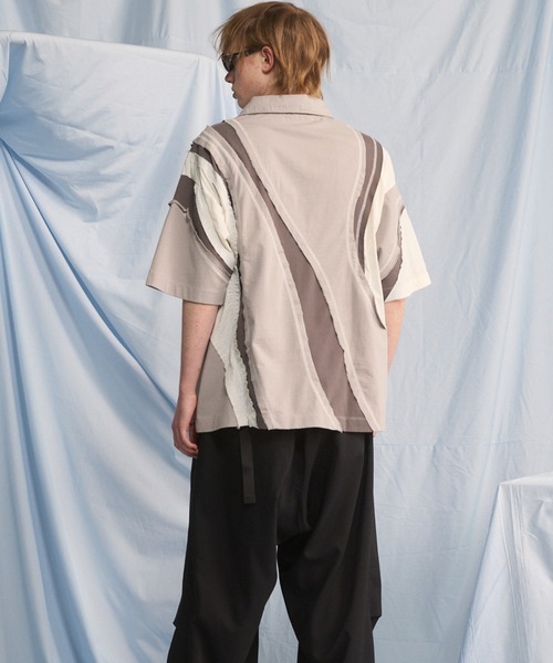 MAISON SPECIAL（メゾンスペシャル）の「《UNISEX》Different Material Curve Switching Prime-Over Short-sleeved Polo Shirt/異素材カーブ切り替えプライムオーバーショートスリーブポロシャツ【MAISON SPECIAL/メゾンスペシャル】（ポロシャツ・メンズ・グレイッシュベージュ/ブラック/ブルー・2/1/0）」の12枚目の写真
