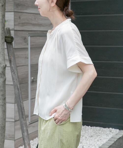 ITEMS URBANRESEARCH(アイテムズ アーバンリサーチ)の「『洗濯可』カッセンドルマンブラウス(シャツ/ブラウス・レディース・チャコールグレー/オフホワイト/ライトブルー/キャメル・FREE)」の21枚目の写真