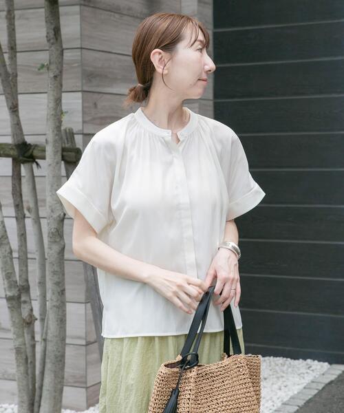 ITEMS URBANRESEARCH(アイテムズ アーバンリサーチ)の「『洗濯可』カッセンドルマンブラウス(シャツ/ブラウス・レディース・チャコールグレー/オフホワイト/ライトブルー/キャメル・FREE)」の22枚目の写真