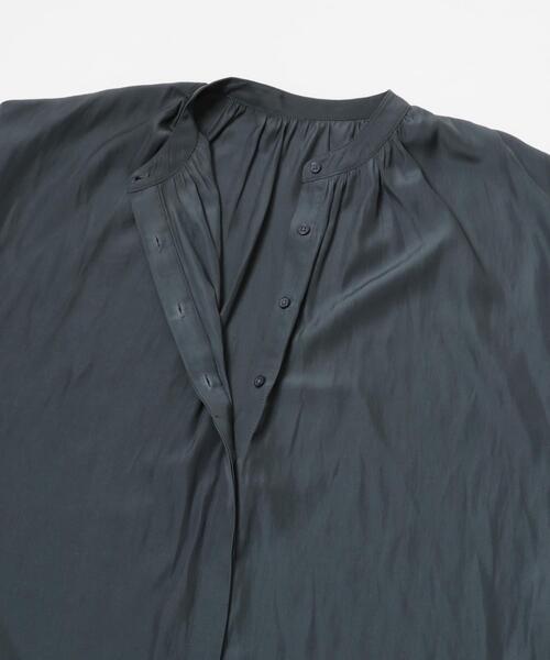 ITEMS URBANRESEARCH(アイテムズ アーバンリサーチ)の「『洗濯可』カッセンドルマンブラウス(シャツ/ブラウス・レディース・チャコールグレー/オフホワイト/ライトブルー/キャメル・FREE)」の16枚目の写真