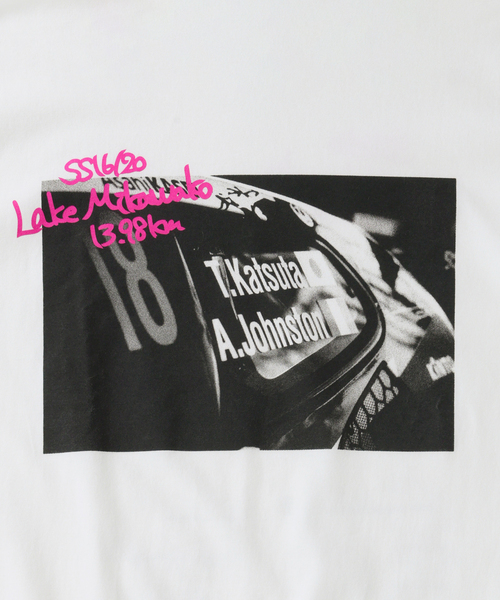 JOURNAL STANDARD relume(ジャーナルスタンダード レリューム)の「TOYOTA / トヨタ GAZOO Racing ”三河湖” プリント Tシャツ(Tシャツ/カットソー・メンズ・ホワイト×ホワイト/ブラック系その他・MEDIUM/LARGE)」の6枚目の写真