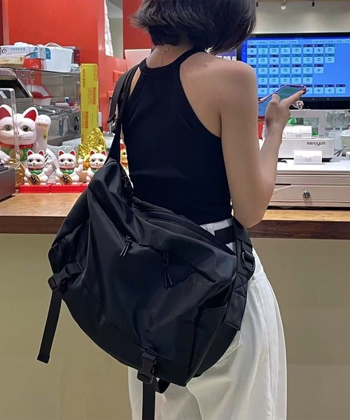 WESTBOY(ウエストボーイ)の「ストリート ユニセックス ナイロン メッセンジャーバッグ WO26S16BG38(ショルダーバッグ・メンズ・ブラック・FREE)」の3枚目の写真