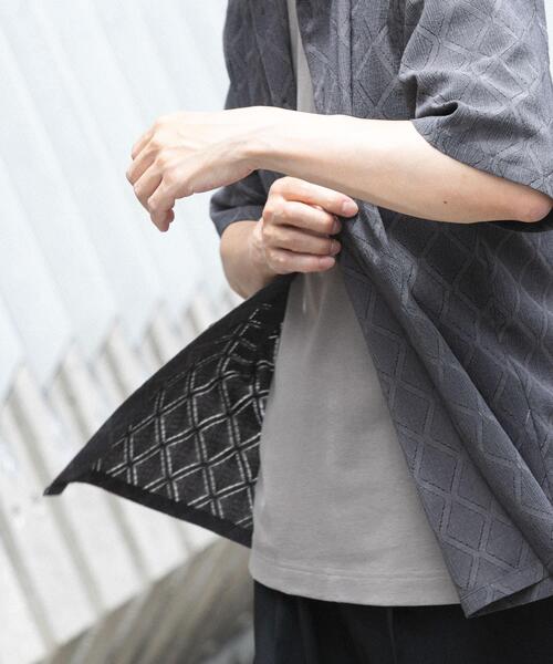ITEMS URBANRESEARCH(アイテムズ アーバンリサーチ)の「ジオメレース レギュラーカラー 半袖シャツ(シャツ/ブラウス・メンズ・ホワイト/ブラック・MEDIUM/LARGE)」の18枚目の写真