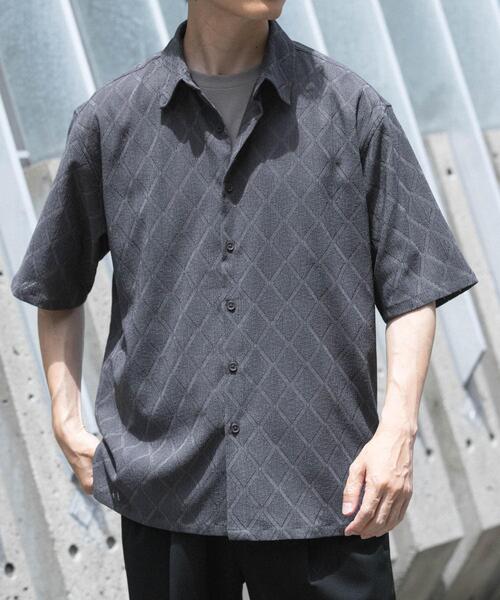 ITEMS URBANRESEARCH(アイテムズ アーバンリサーチ)の「ジオメレース レギュラーカラー 半袖シャツ(シャツ/ブラウス・メンズ・ホワイト/ブラック・MEDIUM/LARGE)」の22枚目の写真