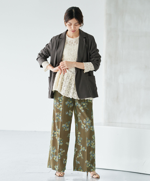 IENA(イエナ)の「ナイトガーデンプリントパンツ(その他パンツ・レディース・カーキ/ブラック・36/38)」の4枚目の写真