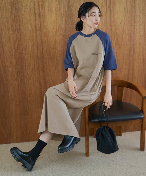 coen(コーエン)の「【汗染み軽減】アソートナンバリングロゴプリント ラグランTシャツワンピース(ワンピース・レディース・ダークグレー/ベージュ・FREE)」の2枚目の写真