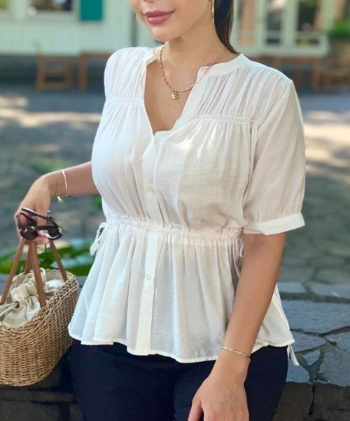 Human 2nd Occasion(ヒューマンセカンドオケージョン)の「ワッシャーローン シャーリングシャツ(シャツ/ブラウス・レディース・サックスブルー/オフホワイト・M)」の3枚目の写真