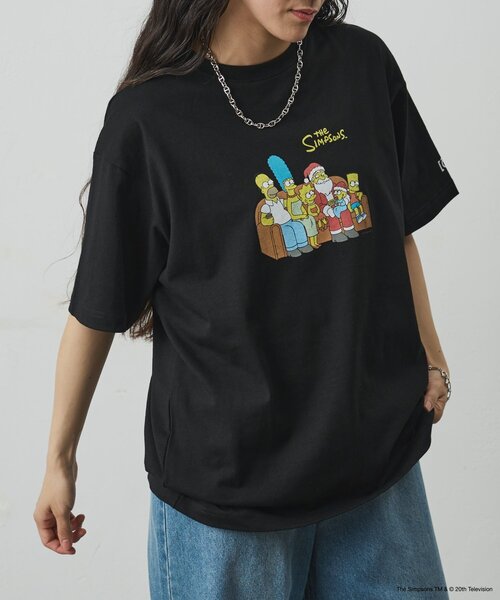 COLONY 2139(コロニートゥーワンスリーナイン)の「ConVenir/ザ・シンプソンズ/ソファTシャツ(Tシャツ/カットソー・メンズ・ホワイト/ブラック・LARGE/MEDIUM)」の18枚目の写真