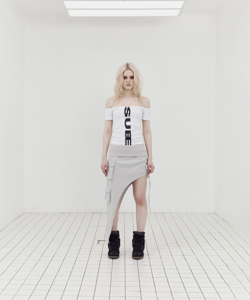 SETUP-EXE(セットアップイーエックスイー)の「VERTICAL OFF-SHOULDER TOP / WHITE(Tシャツ/カットソー・レディース・その他・OS)」の2枚目の写真