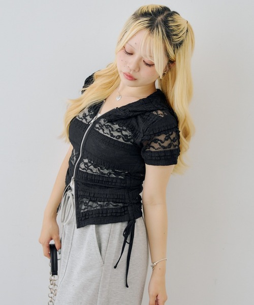 continuer de NICE CLAUP(コンティニューデナイスクラップ)の「ドロスト半袖ZIPUPパーカー(Tシャツ/カットソー・レディース・その他12/ブラック系その他/ホワイト系その他/オフホワイト/ブラック・FREE)」の17枚目の写真